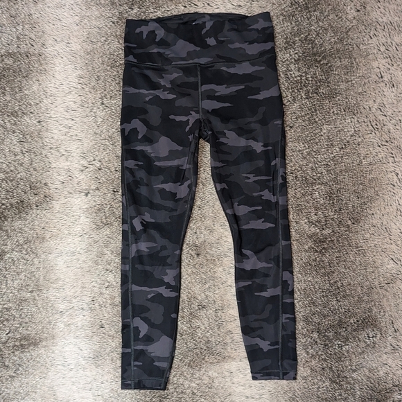 Athleta Ultimate 7/8 Tight Camo Women's Small - Picture 5 of 11